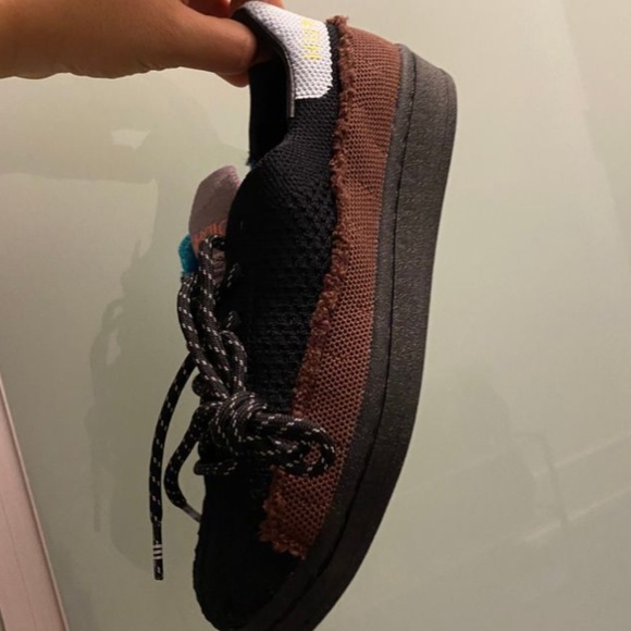 Adidas Pharrell Williams Superstar Shoe - Size 6 - Picture 2 of 13